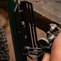 Cage De Bikepacking Sur Fourche Ou Tube De Cadre Cargo Cage Apidura -Bike Boutique de vente apidura cargo cage 4