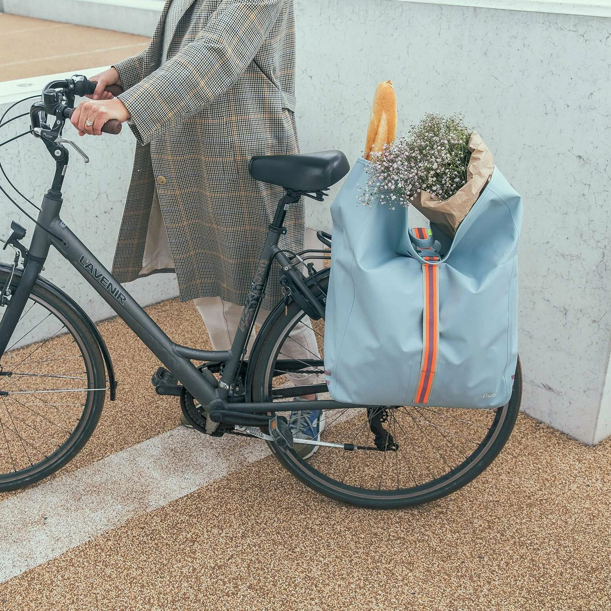 Sac De Courses Avec Son Sac Isotherme Sur Porte-bagages Houston Go Fluo 1 Sac De Courses Avec Son Sac Isotherme Sur Porte-bagages Houston Go Fluo