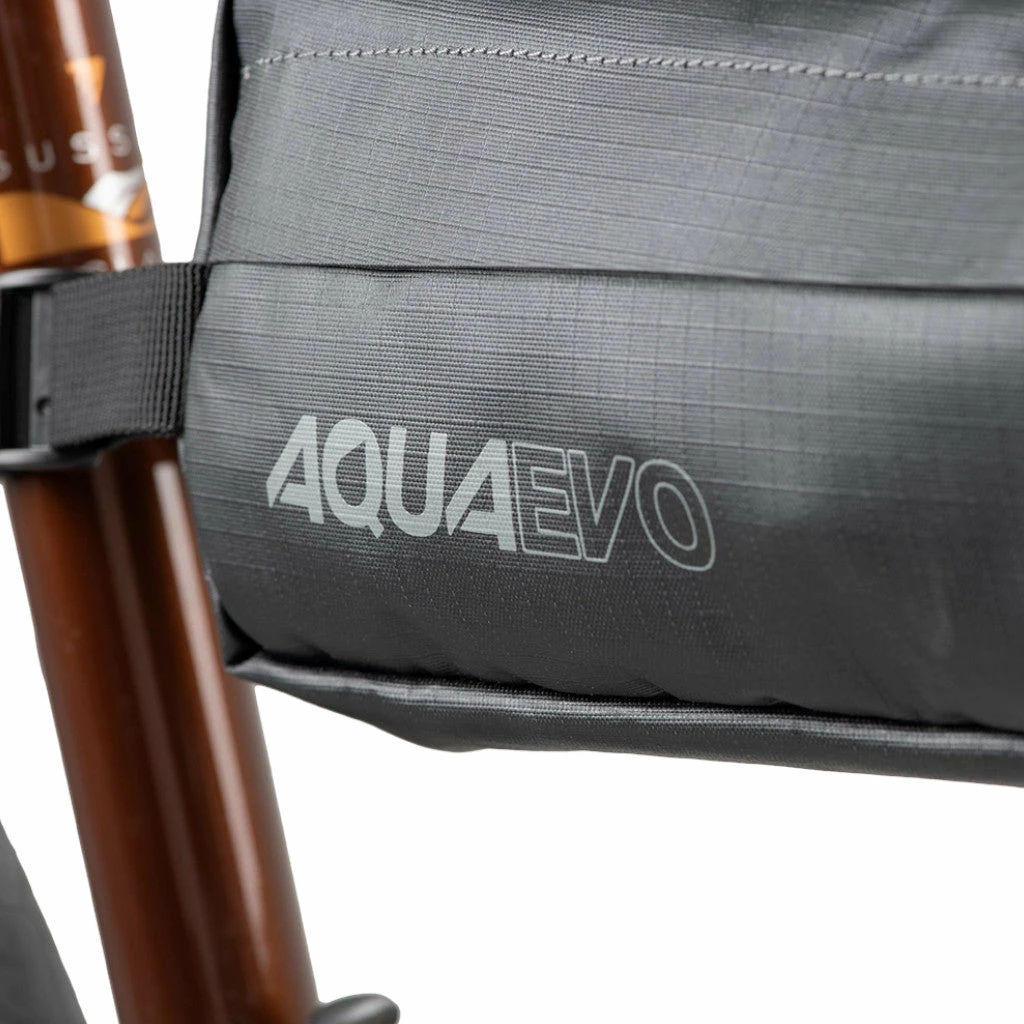 Sacoche De Cadre Pour Le Bikepacking 4L Aqua Evo Adventure Oxford 2 Sacoche De Cadre Pour Le Bikepacking 4L Aqua Evo Adventure Oxford – Image 2