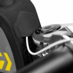 Sacoche De Cadre Bikepacking Et Gravel Backcountry Apidura 1L -Bike Boutique de vente sacoche de cadre bikepacking et gravel backcountry apidura 1l full 3