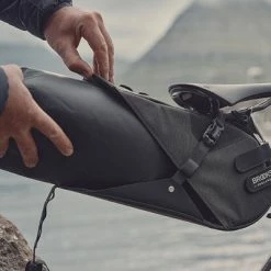Sacoche De Selle Vélo Brooks étanche Pour Bikepacking 8L Scape -Bike Boutique de vente sacoche de selle velo brooks etanche pour bikepacking 8l scape full 4
