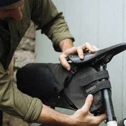 Sacoche De Selle Vélo Brooks étanche Pour Bikepacking 8L Scape -Bike Boutique de vente sacoche de selle velo brooks etanche pour bikepacking 8l scape full 5