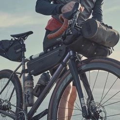 Sacoche Guidon Brooks Scape 3L Pour Gravel Et Bikepacking -Bike Boutique de vente sacoche guidon brooks scape 3l pour gravel et bikepacking full 6