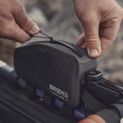 Sacoche Sur Tube Supérieur Brooks Pour Bikepacking 0.9L Scape -Bike Boutique de vente sacoche sur tube superieur brooks pour bikepacking 0 9l scape full 4