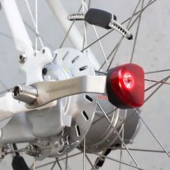 Lampes Vélo Sans Piles Sur Moyeu SL200 Reelight 7 Lampes Vélo Sans Piles Sur Moyeu SL200 Reelight -Bike Boutique de vente sl200 reelight feu sans piles velo